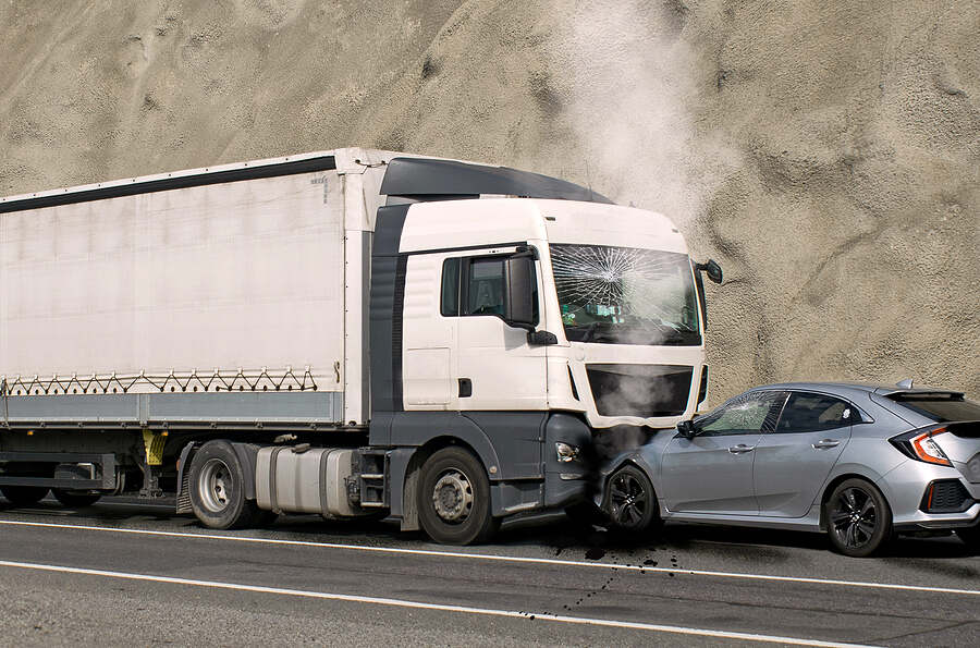 Consulta con un abogado de accidentes de camiones