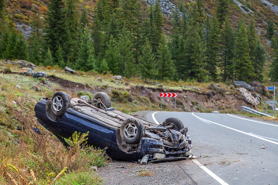 what causes car rollover accident